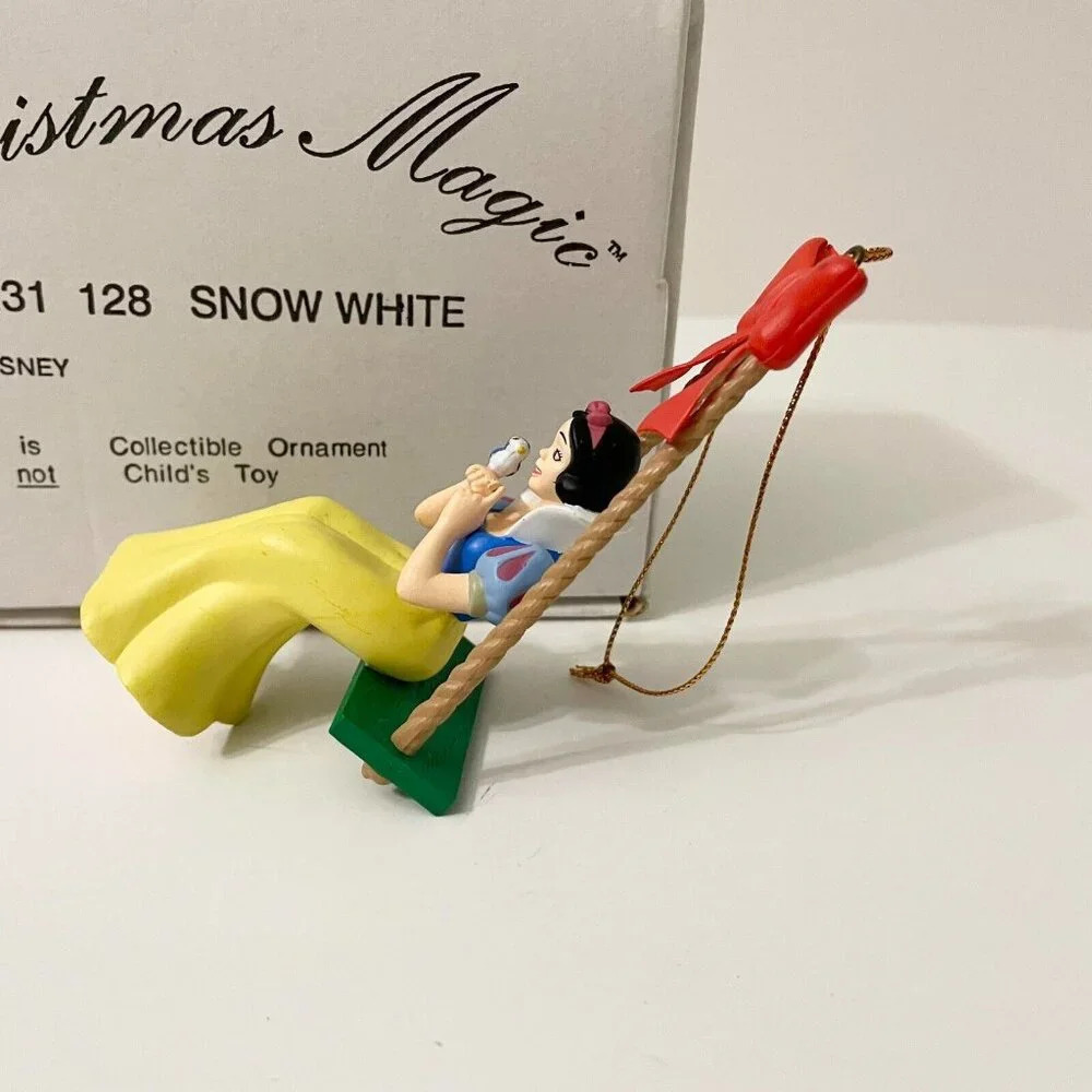 Vintage Snow White Disney Christmas Magic Collectible Ornament - Picture 7 of 16